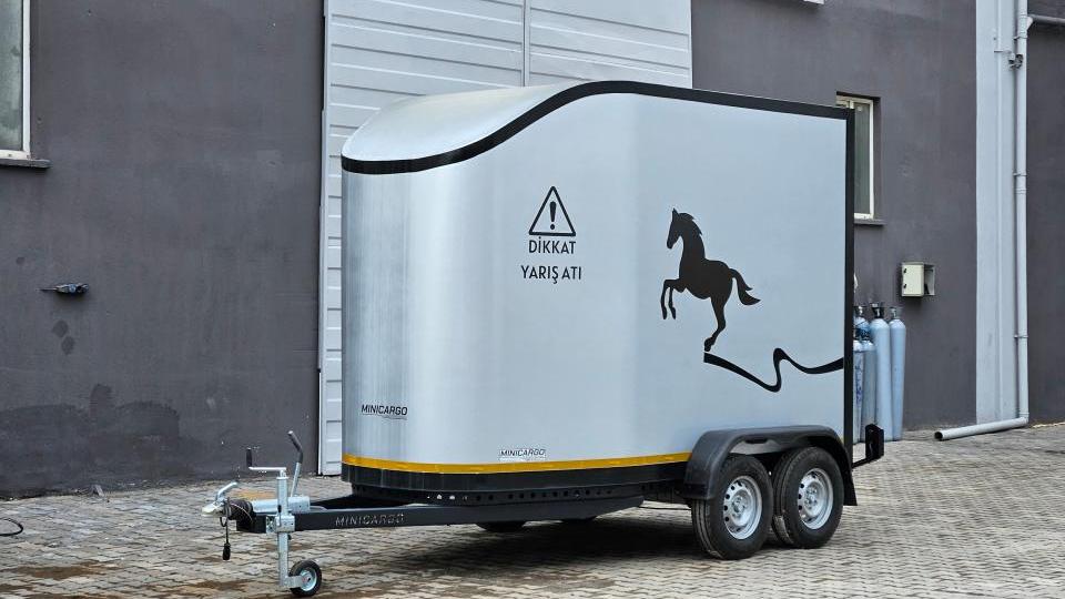 2 AT TAŞIMA RÖMORKU